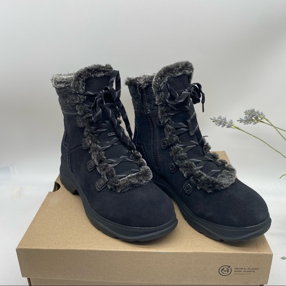 CLARKS Women's Aveleigh Zip Booties waterproof black suede size